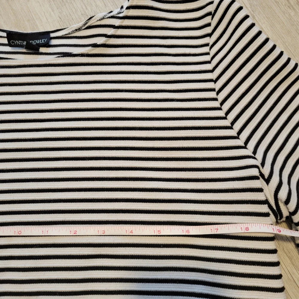 Cynthia Rowley Striped Black + White Crop Top, Large - Picture 11 of 11